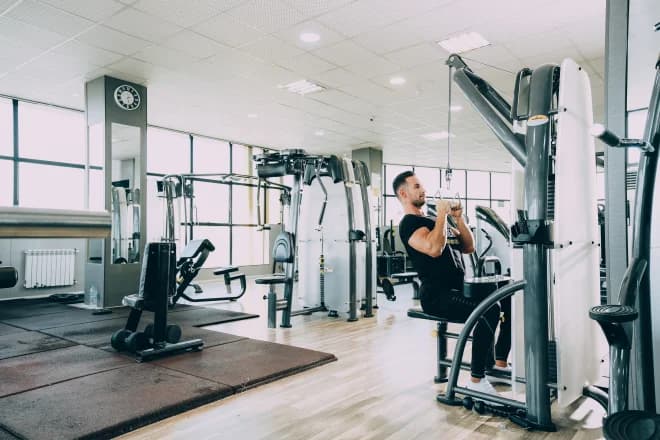 Fortbildung bei PhysiOsMedix — Training an Geräten